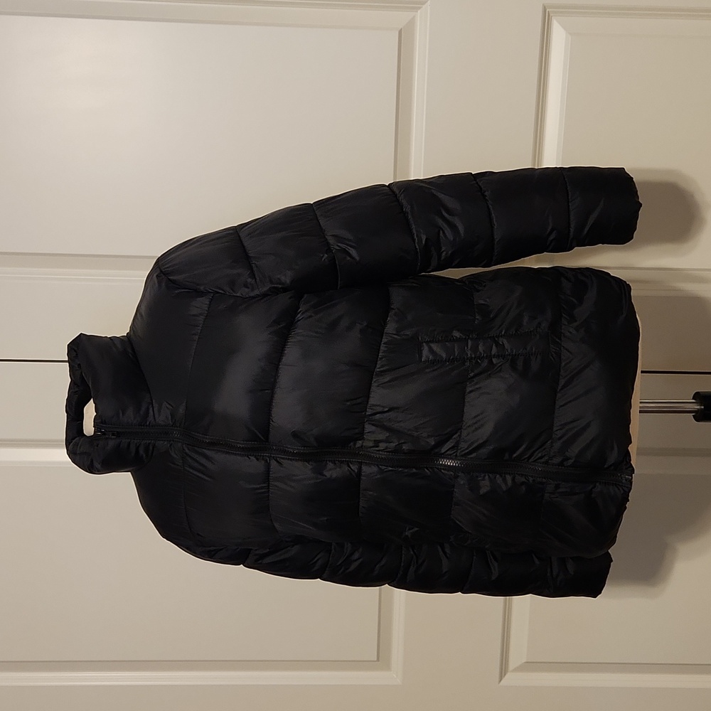 Old Navy Black Puffer Jacket. Size L